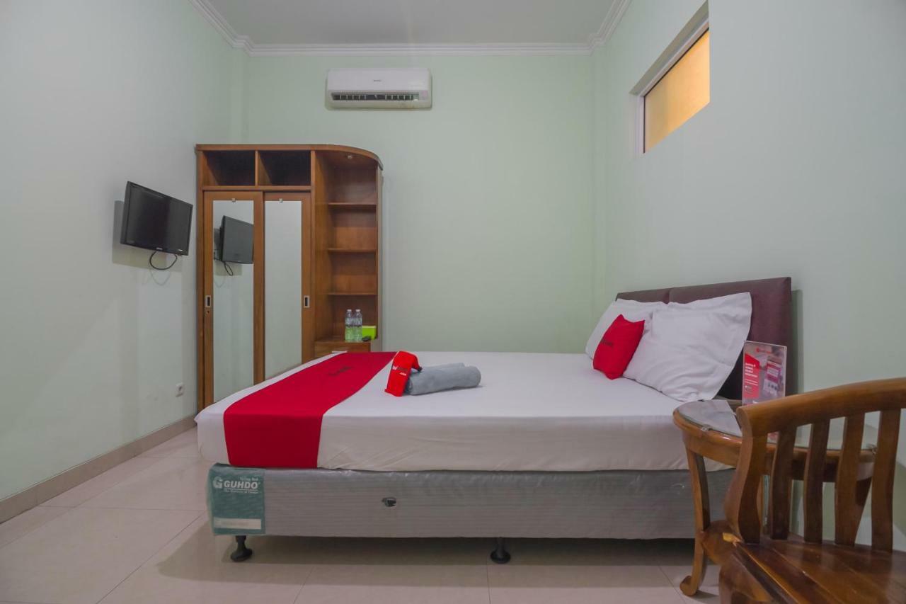 Отель Reddoorz At Gatot Subroto Lampung Бандар-Лампунг Экстерьер фото