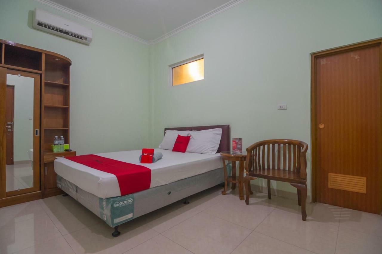 Отель Reddoorz At Gatot Subroto Lampung Бандар-Лампунг Экстерьер фото